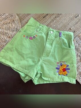 Vintage Girls Winnie the Pooh green shorts